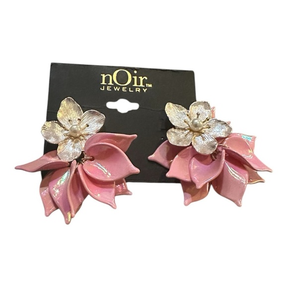 nOir Jewelry Pink Iridescent Flower Drop Earrings | New with Tags - Picture 1 of 3